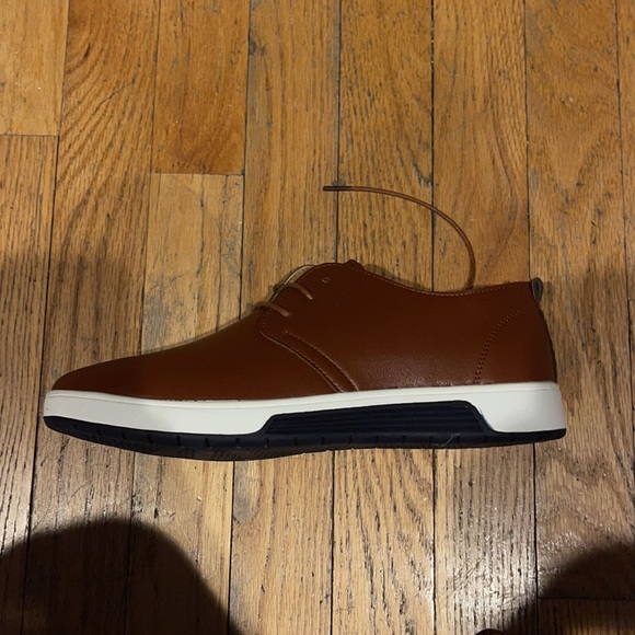 Konhill Leather Sneakers - Picture 2 of 4